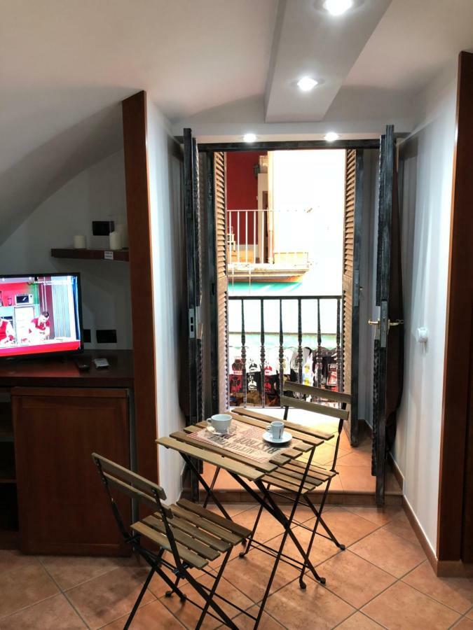 Home In Love: Balconcino Spaccanapoli Экстерьер фото